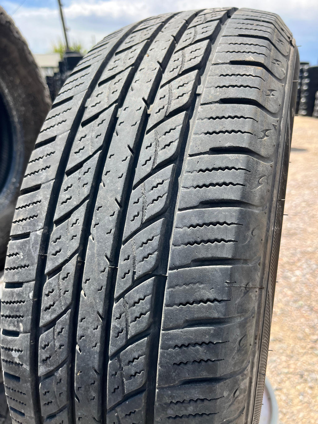 215/65R17 Single (1 Used Tire) WestLake SU318