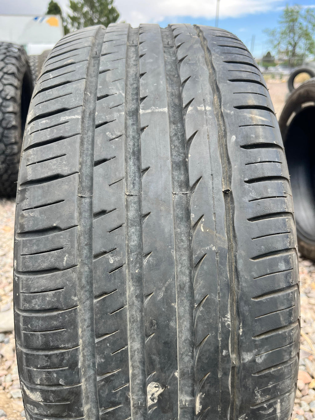 245/45ZR20 Single (1 Used Tire) Sailun Atrezzo