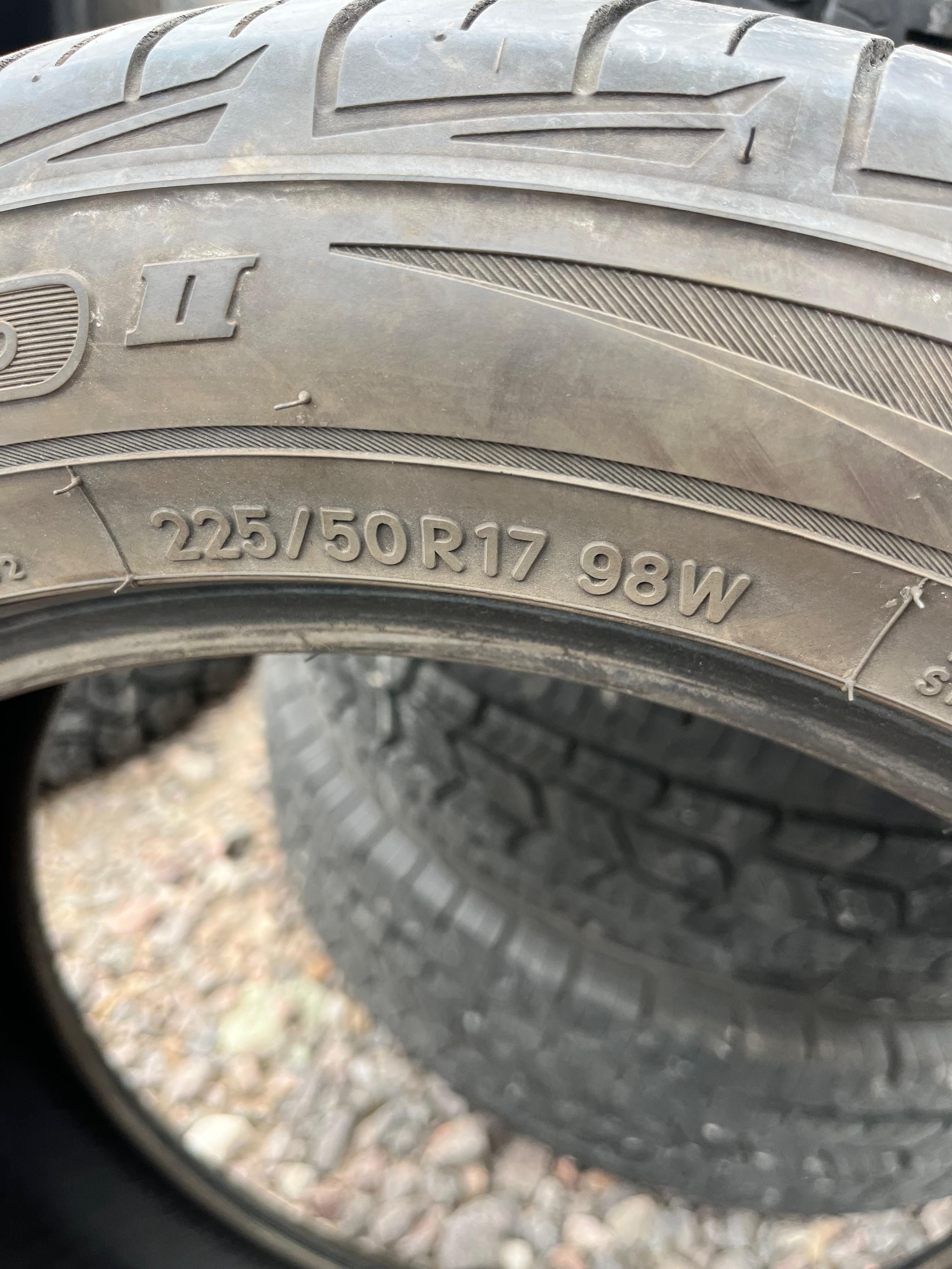 225/50R17 Single (1 Used Tire) Toyo Extensa HP 2