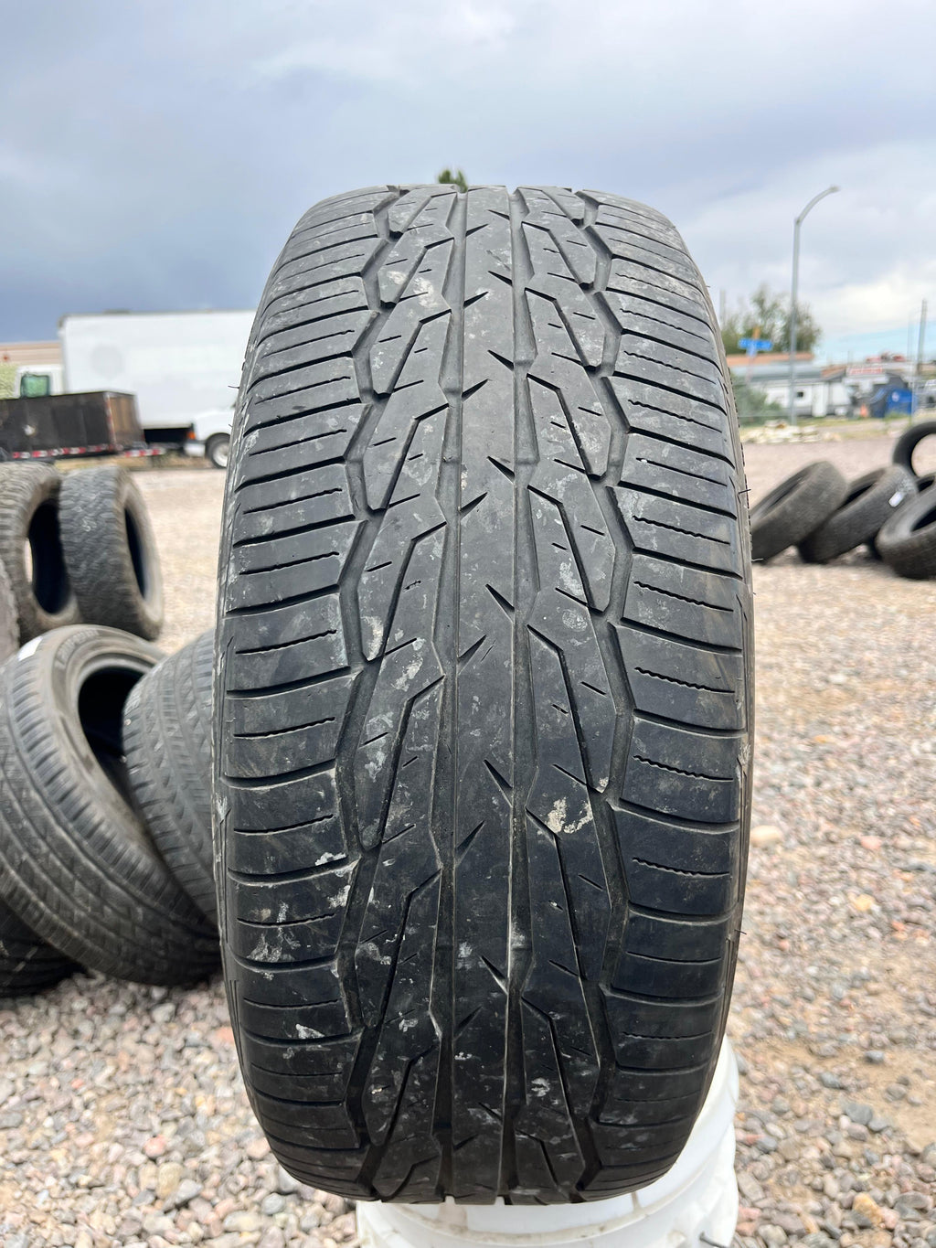 225/50R17 Single (1 Used Tire) Toyo Extensa HP 2