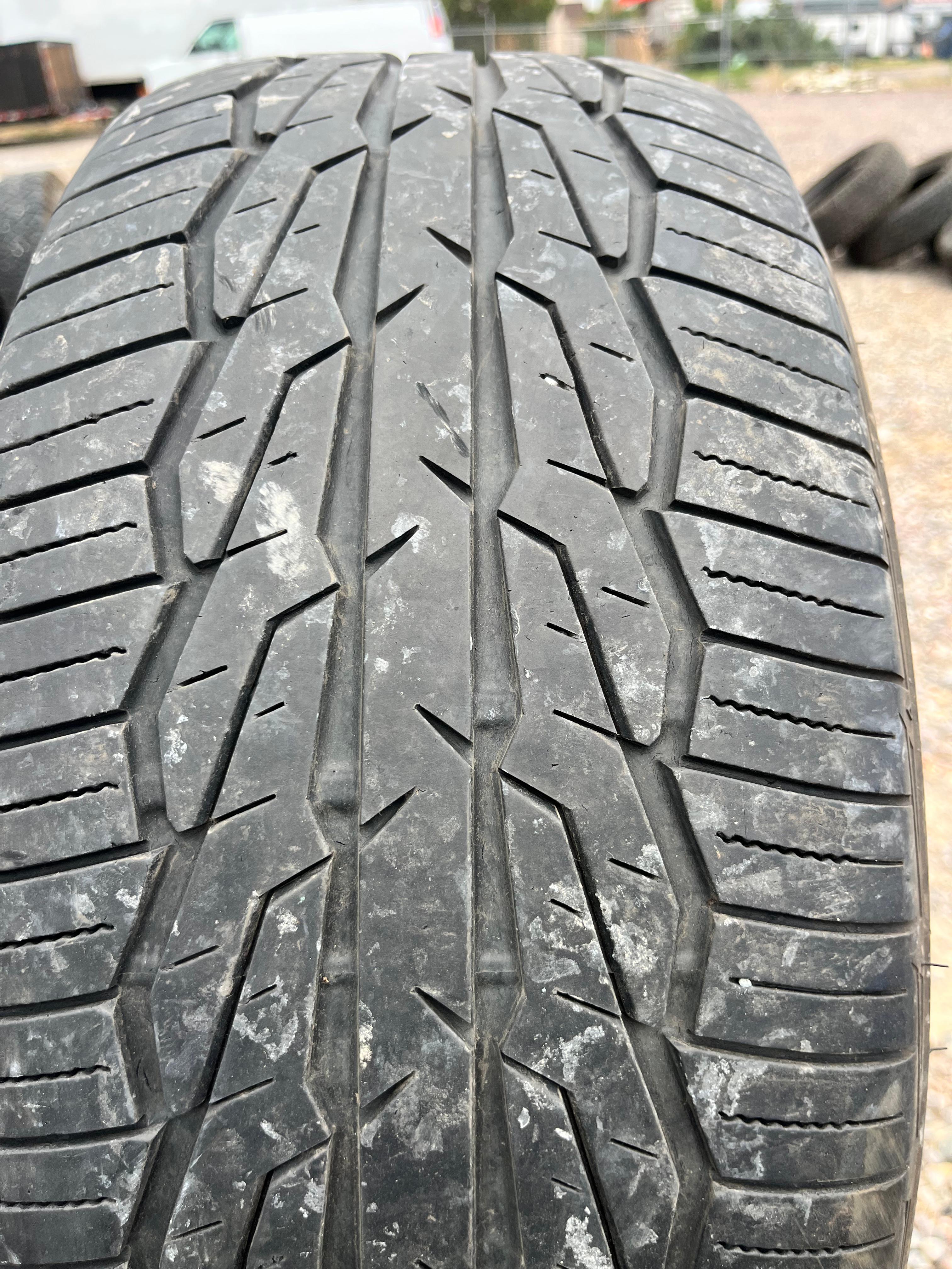 225/50R17 Single (1 Used Tire) Toyo Extensa HP 2