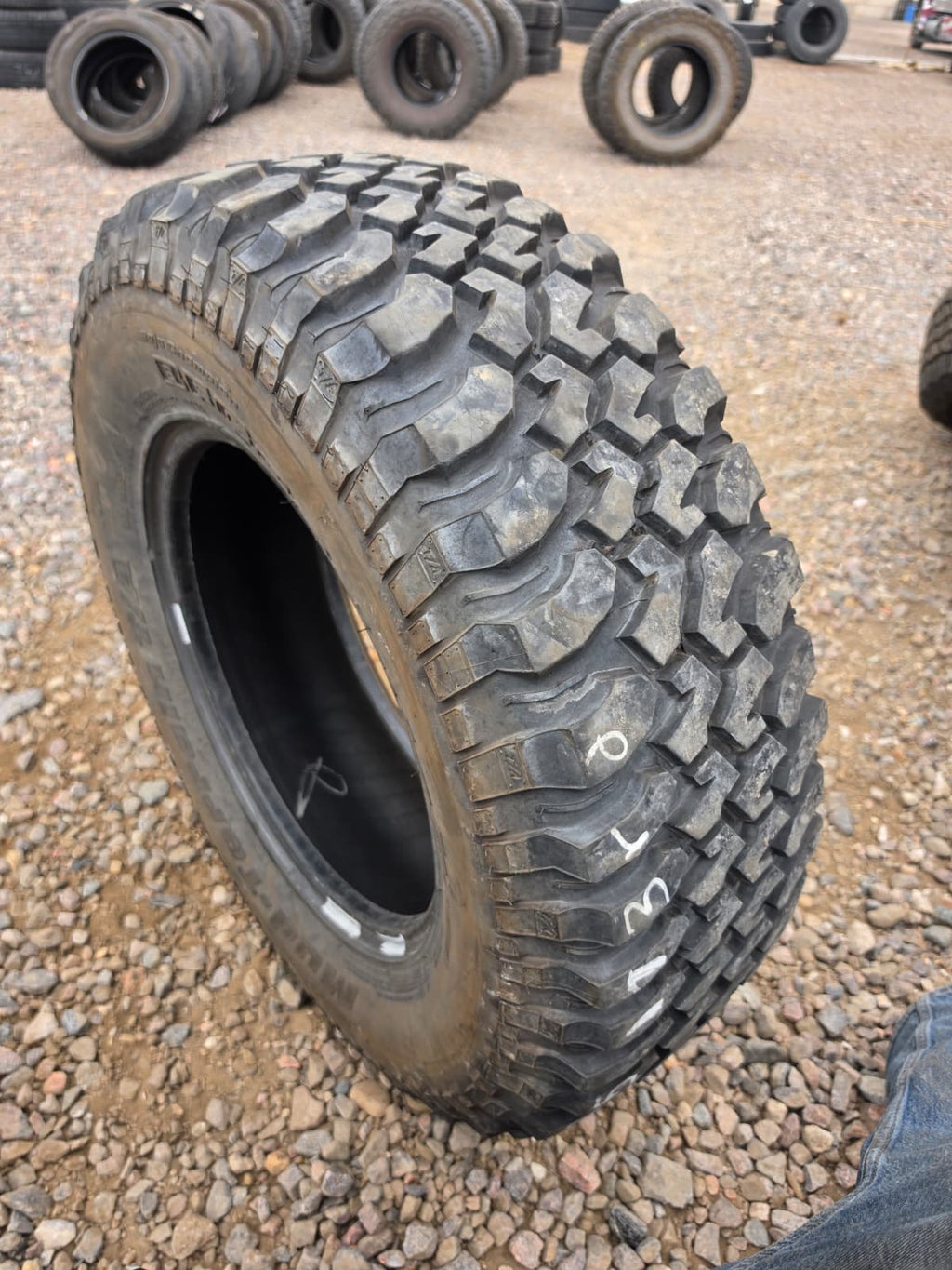 255/75R17 Single (1 Used Tire) Bf Goodrich KM