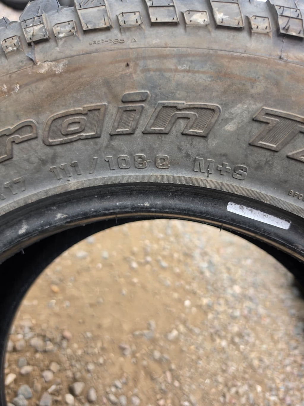 255/75R17 Single (1 Used Tire) Bf Goodrich KM
