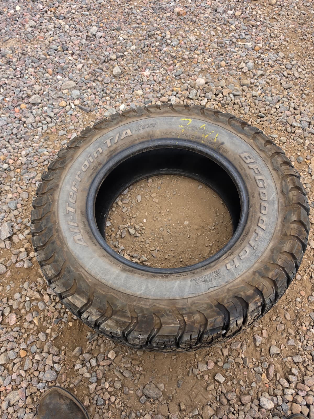 LT275/70R18  Single (1 Used Tire) Bf Goodrich KO3