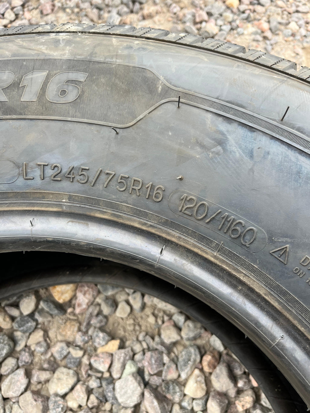 LT245/75R16 Single (1 Used Tire) Michelin Agilis LTX