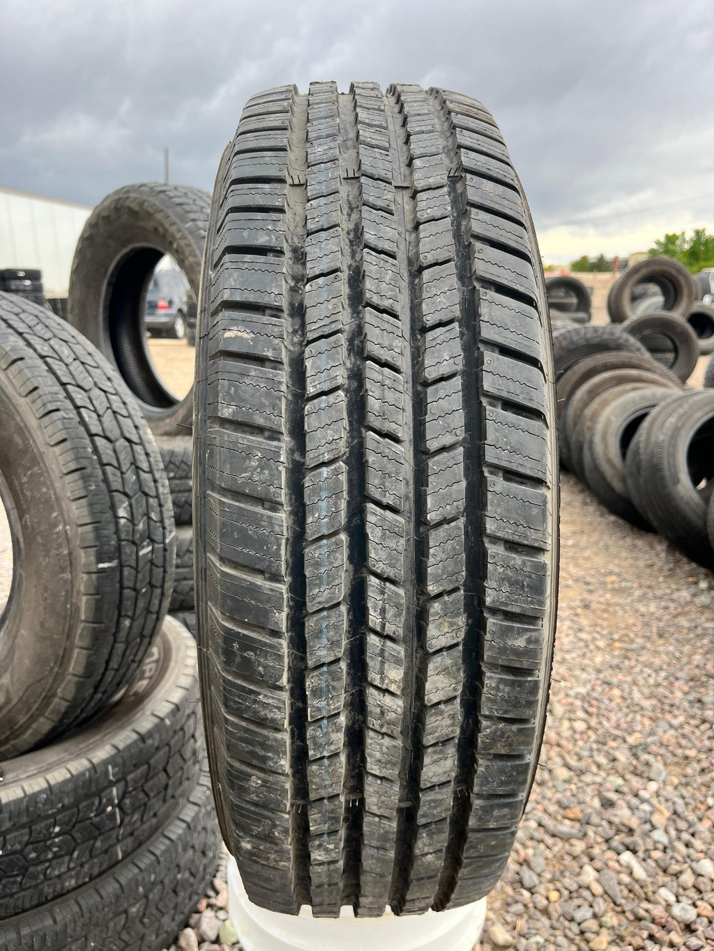 LT245/75R16 Single (1 Used Tire) Michelin Agilis LTX