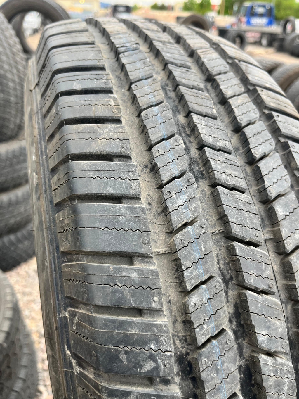 LT245/75R16 Single (1 Used Tire) Michelin Agilis LTX