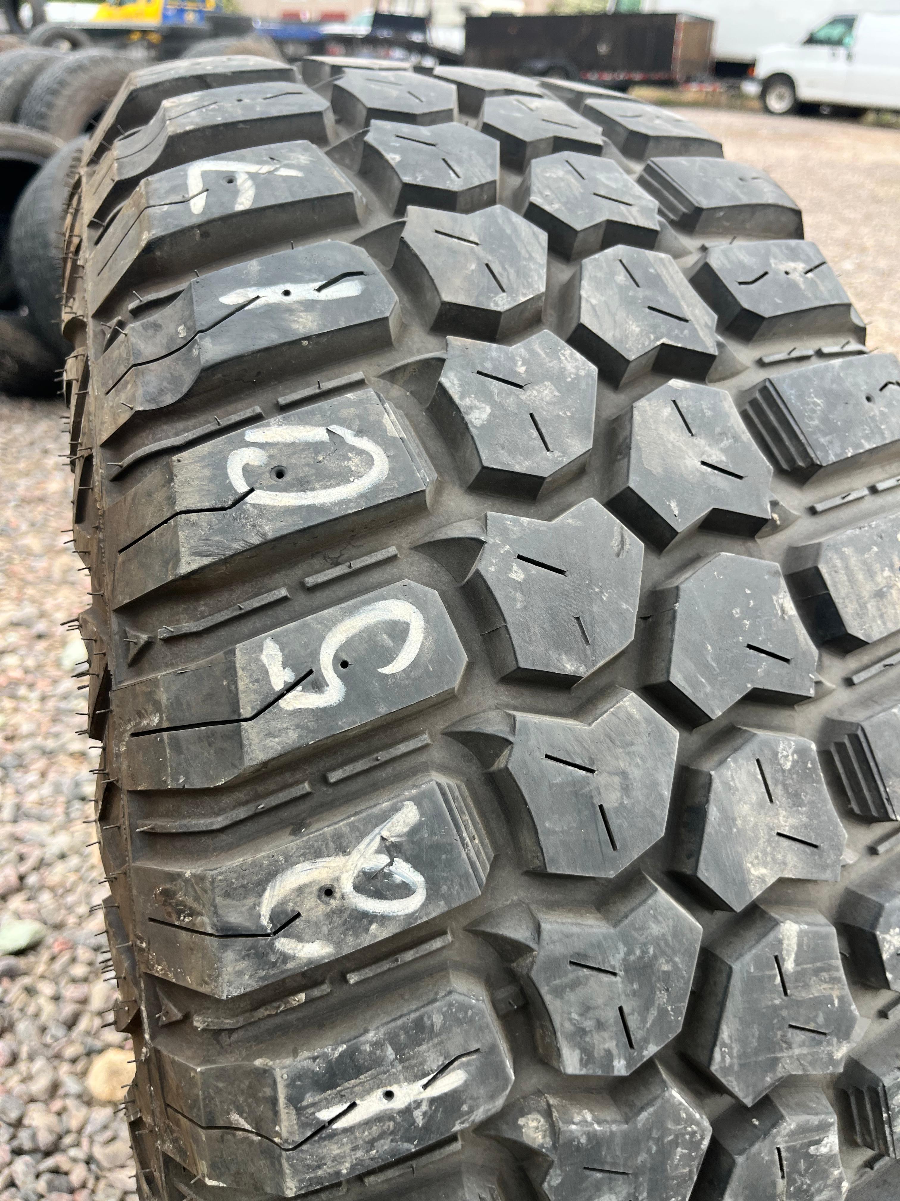 LT33x12.50R17 Single (1 Used Tire) Rolling Big Power Repulsor