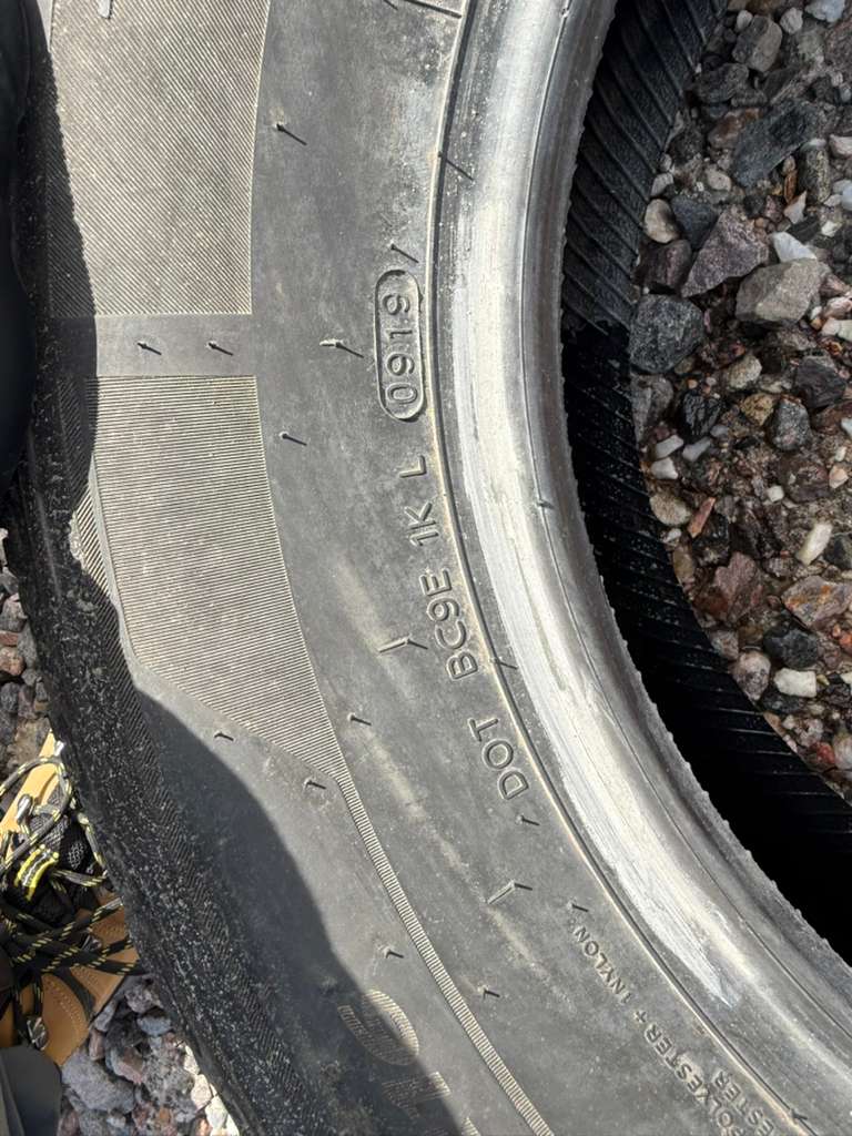 225/70R16 Single (1 Used Tire) Laufenn X Fit HT
