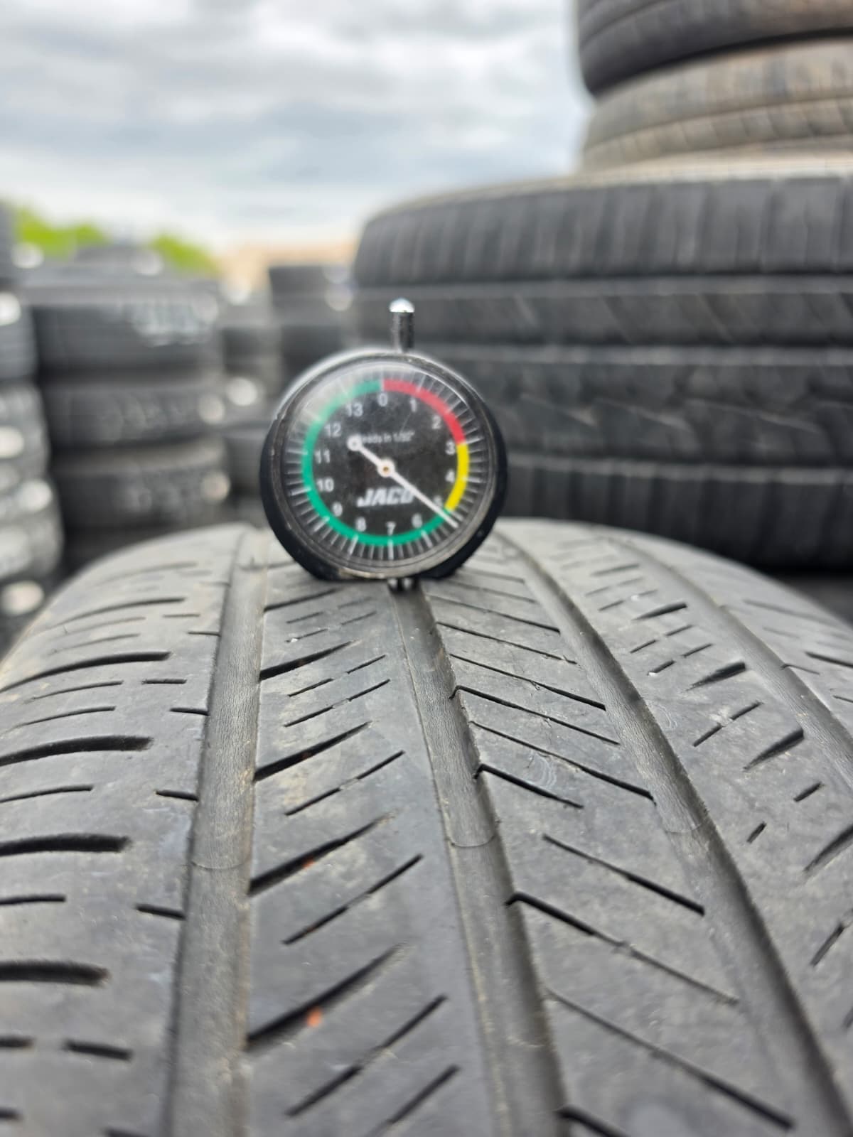 215/60R17 Set (4 Used Tires) Hankook Kinergy GT