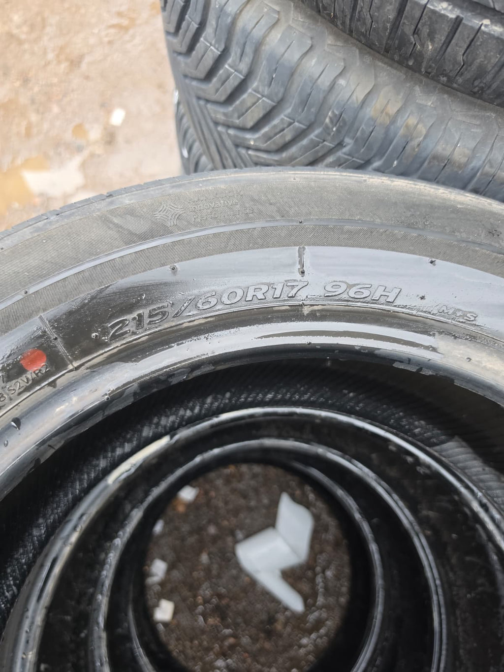 215/60R17 Set (4 Used Tires) Hankook Kinergy GT
