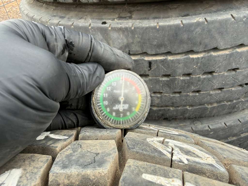 225/70R19.5 Pair (2 Used Tires) Bridgestone M729