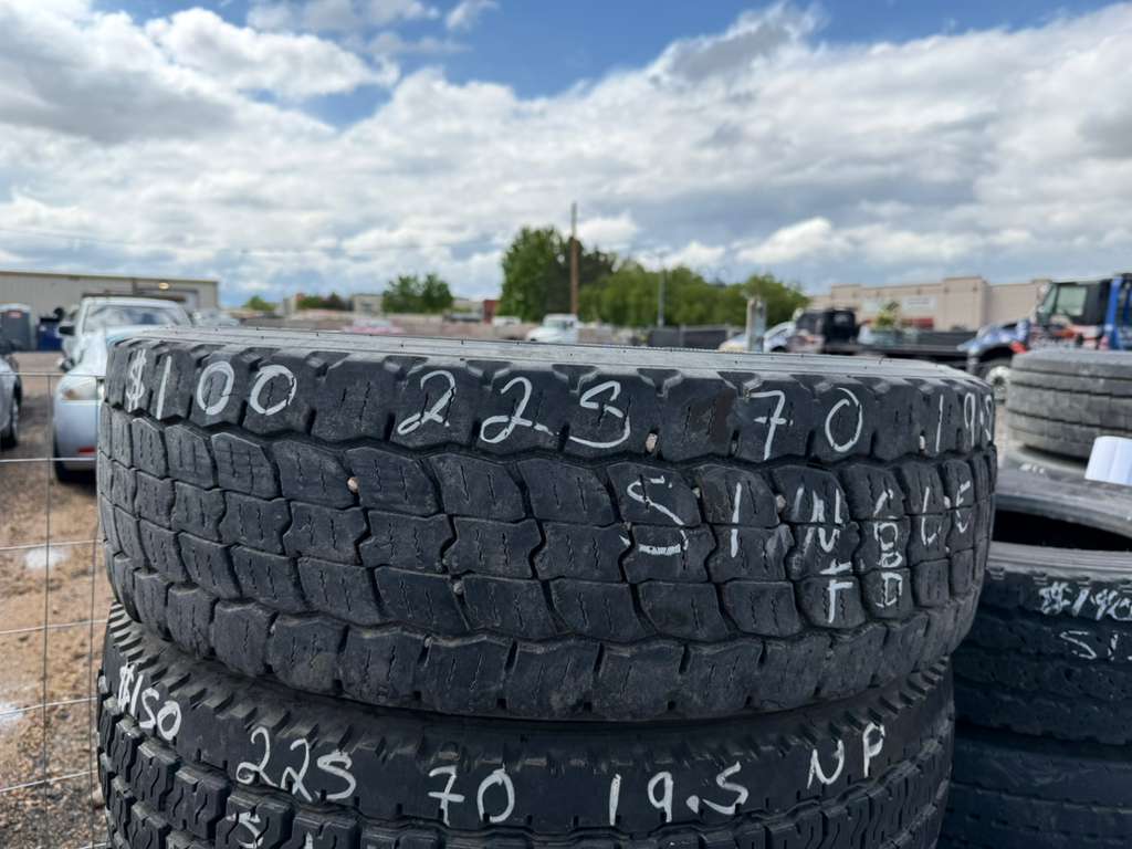 225/70R19.5 Single (1 Used Tire) Roadmaster RM257