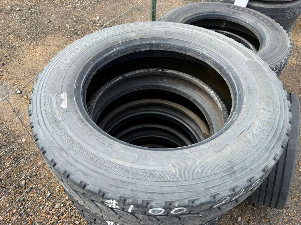 225/70R19.5 Single (1 Used Tire) Roadmaster RM257