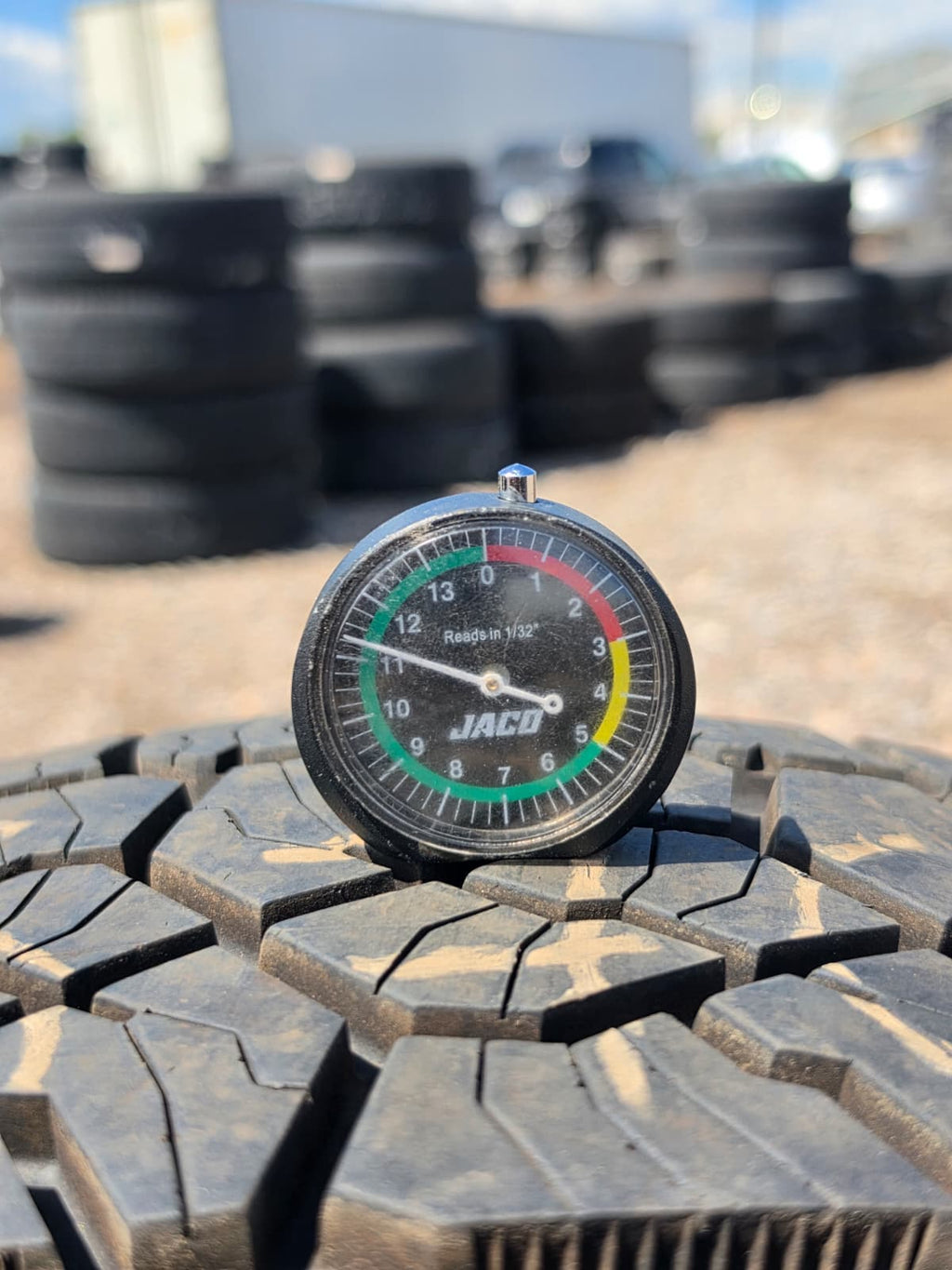 265/70R16 Single (1 Used  Tire) Mastercraft Courser