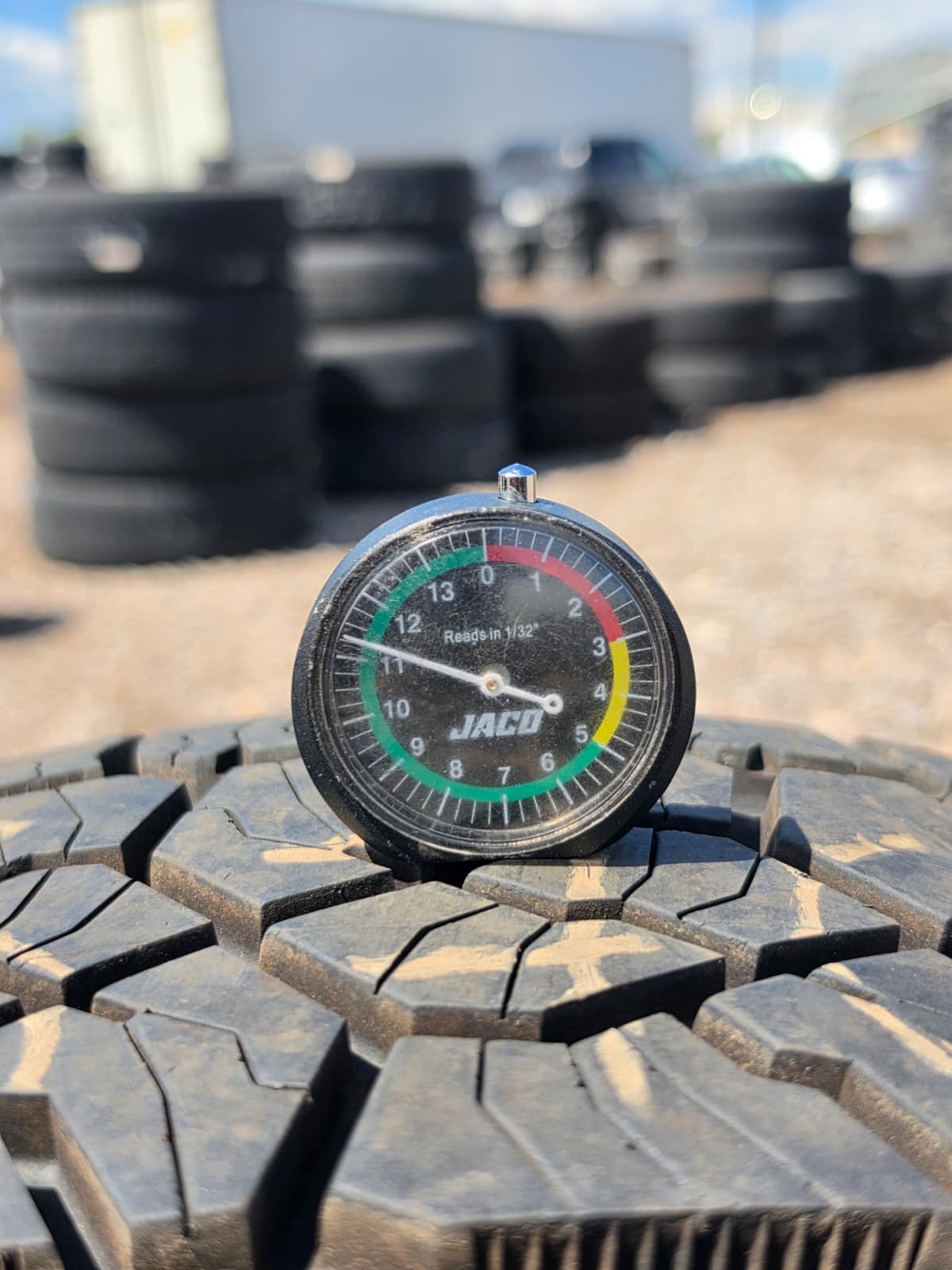265/70R16 Single (1 Used  Tire) Mastercraft Courser