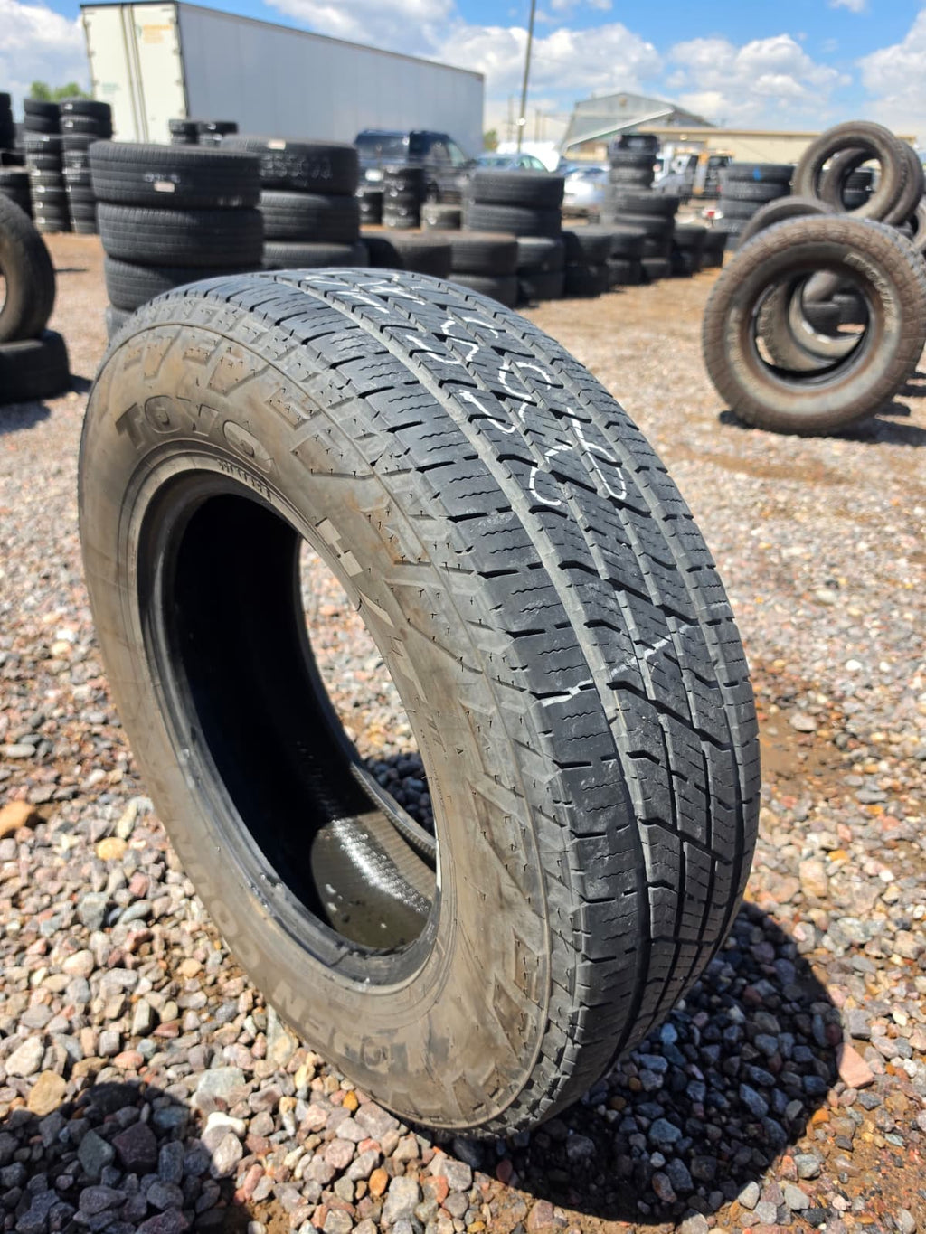 255/70R18 Single (1 Used Tire) Toyo Open Country