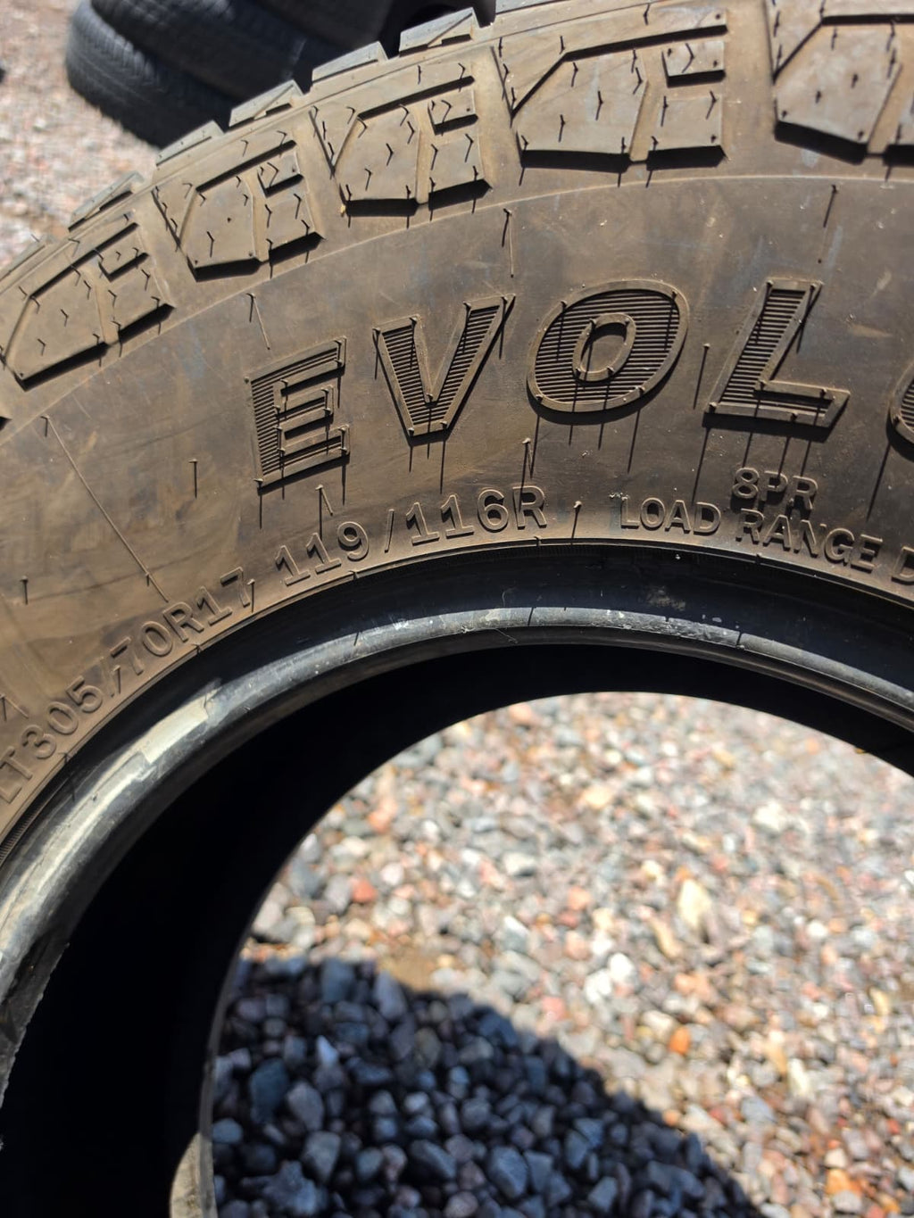 LT305/70R17 Single (1 Used Tire) Evolux Rotator