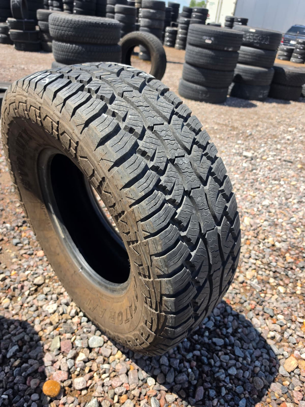 LT305/70R17 Single (1 Used Tire) Evolux Rotator