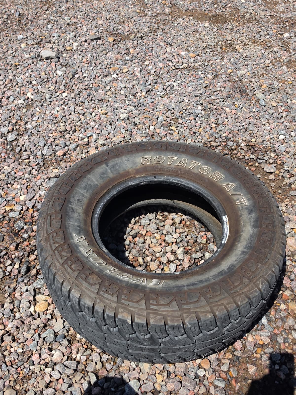 LT305/70R17 Single (1 Used Tire) Evolux Rotator