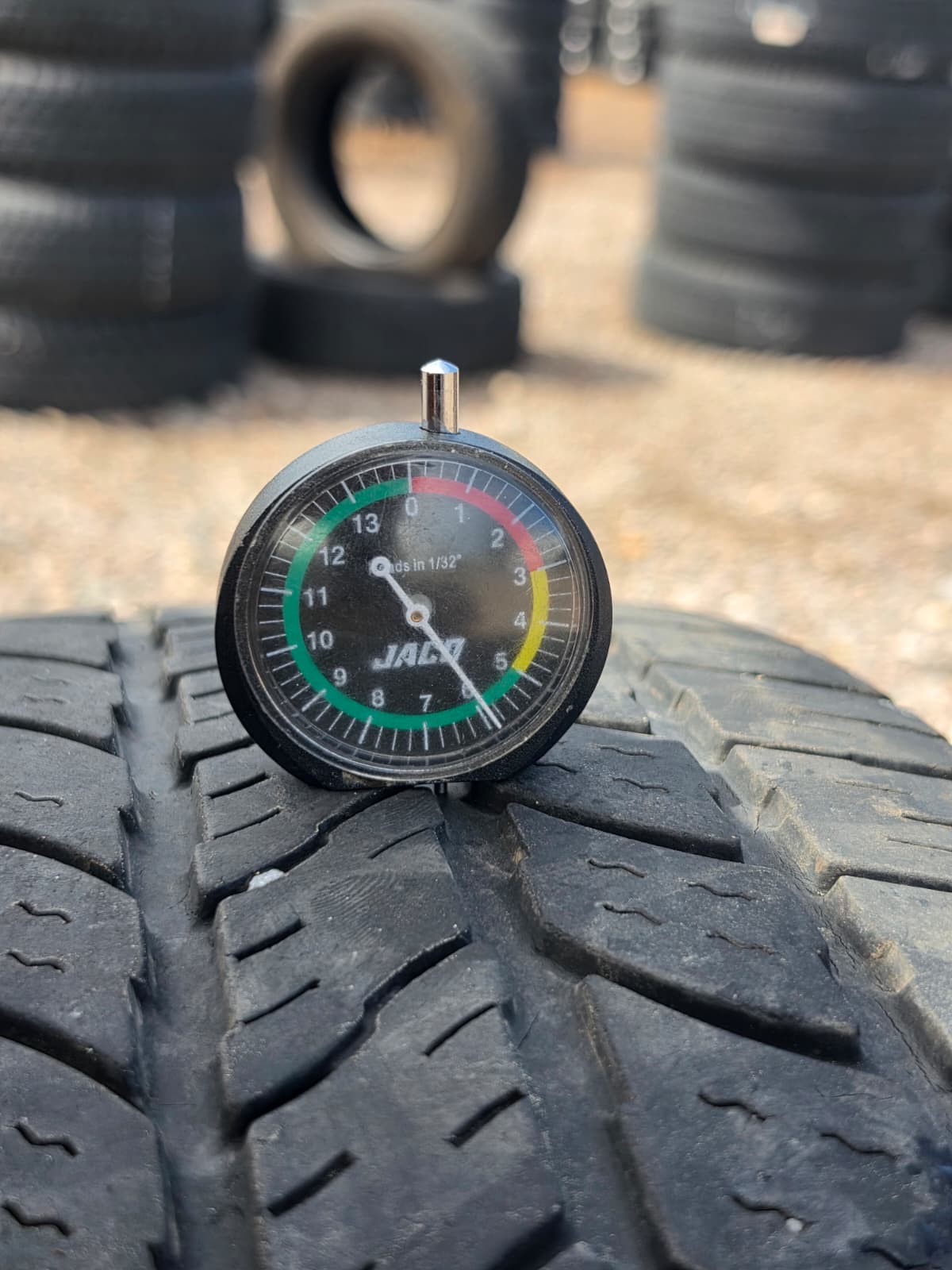 LT265/70R17 Single (1 Used Tire) Service Central Mesa A/P2