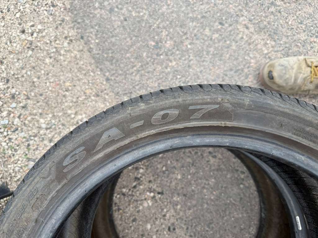 235/40R18 Pair (2 Used Tires) Westlake SA-07