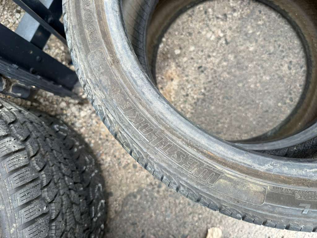 235/40R18 Pair (2 Used Tires) Westlake SA-07