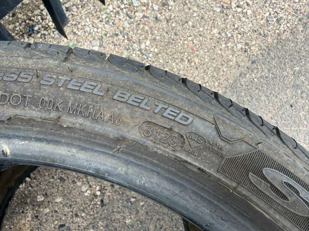 235/40R18 Pair (2 Used Tires) Westlake SA-07