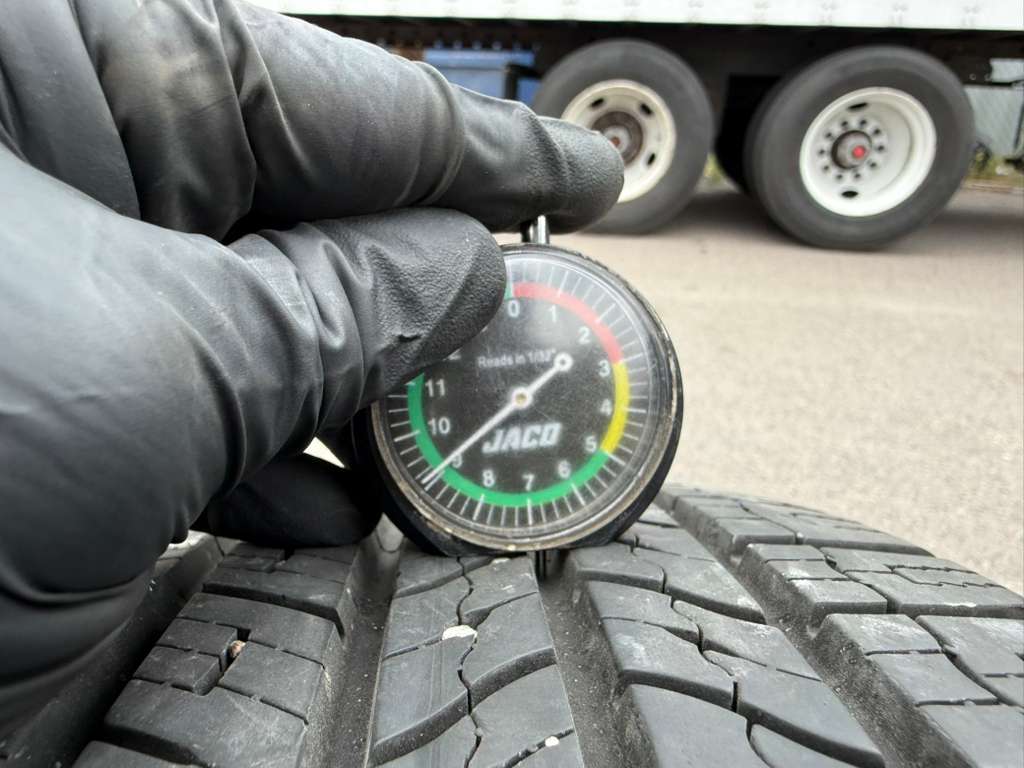 215/60R17 Pair (2 Used Tires) Phantom C-Sport