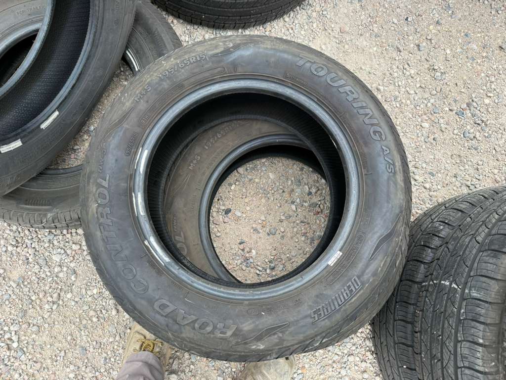 195/65R15 Pair (2 Used Tires) Dean Tires Road Control