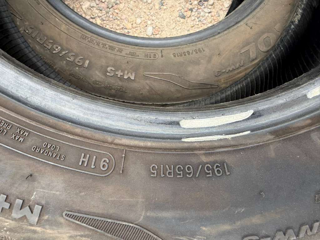 195/65R15 Pair (2 Used Tires) Dean Tires Road Control