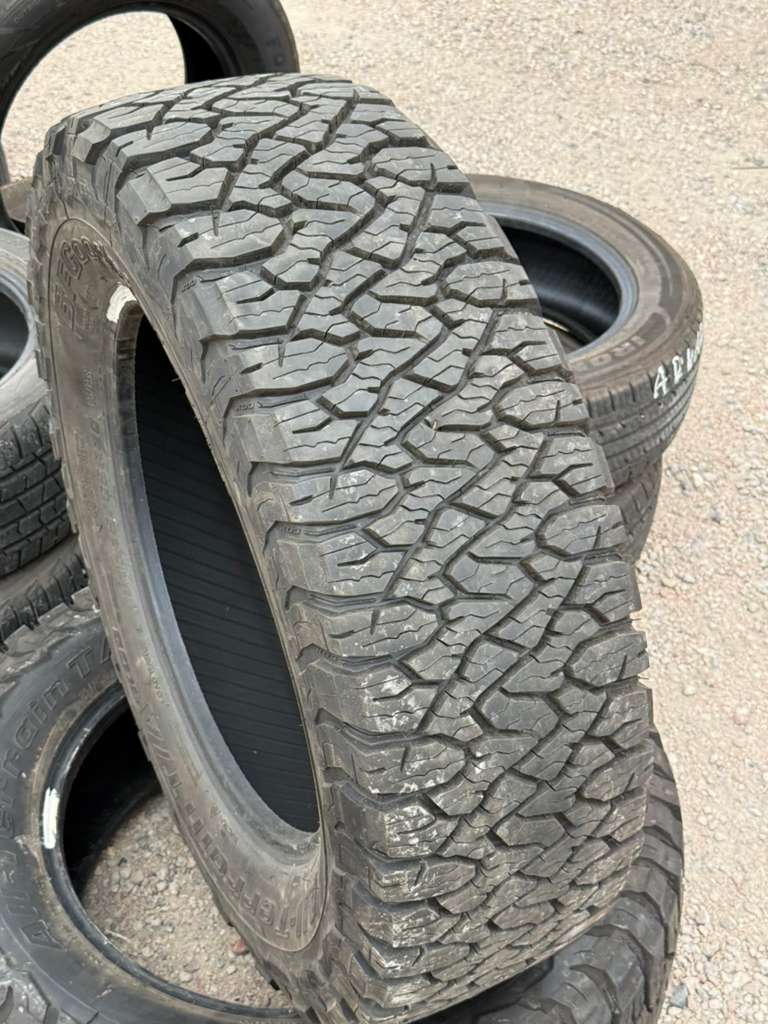 LT275/65R20 Pair (2 Used Tires) Bfgoodrich K03