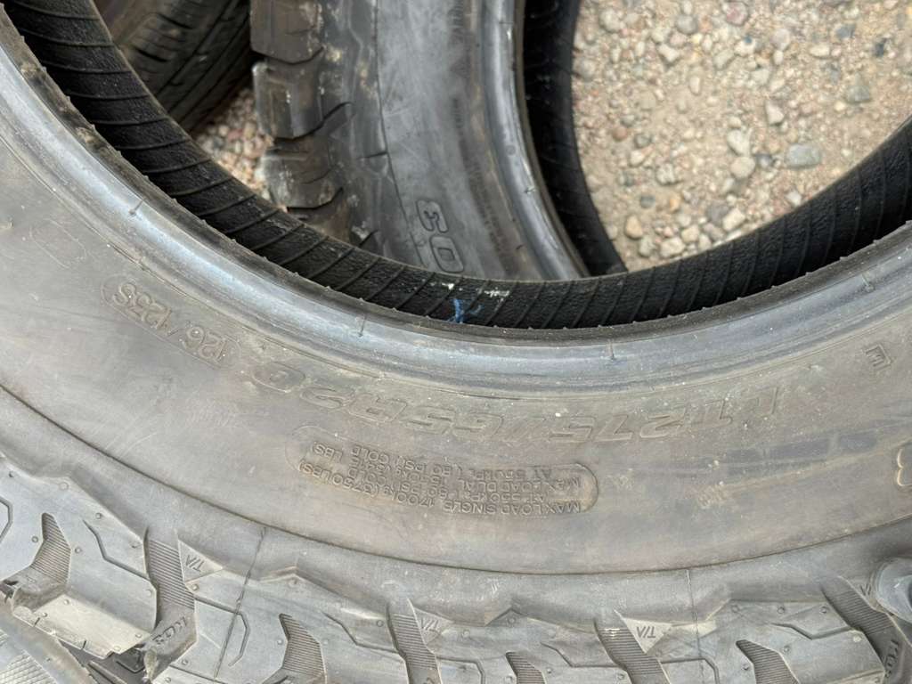 LT275/65R20 Pair (2 Used Tires) Bfgoodrich K03