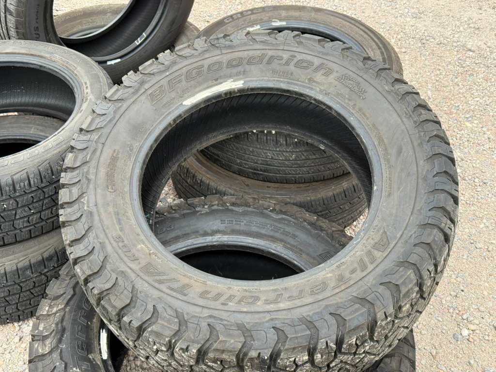 LT275/65R20 Pair (2 Used Tires) Bfgoodrich K03