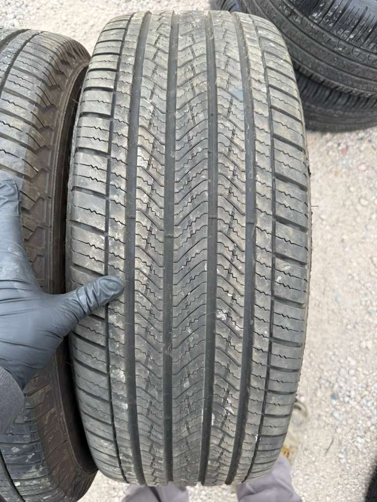 265/65R18 Pair (2 Used Tires) Michelin Primacy LTX