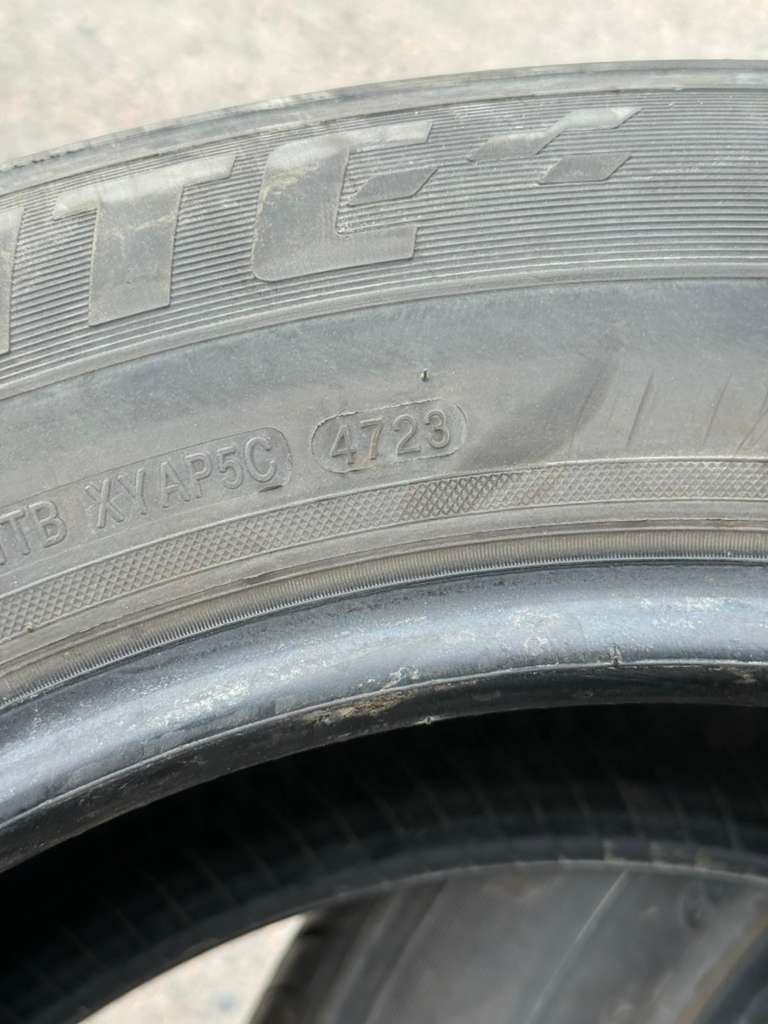 225/60R18 Set (4 Used Tires) Delinte DH2