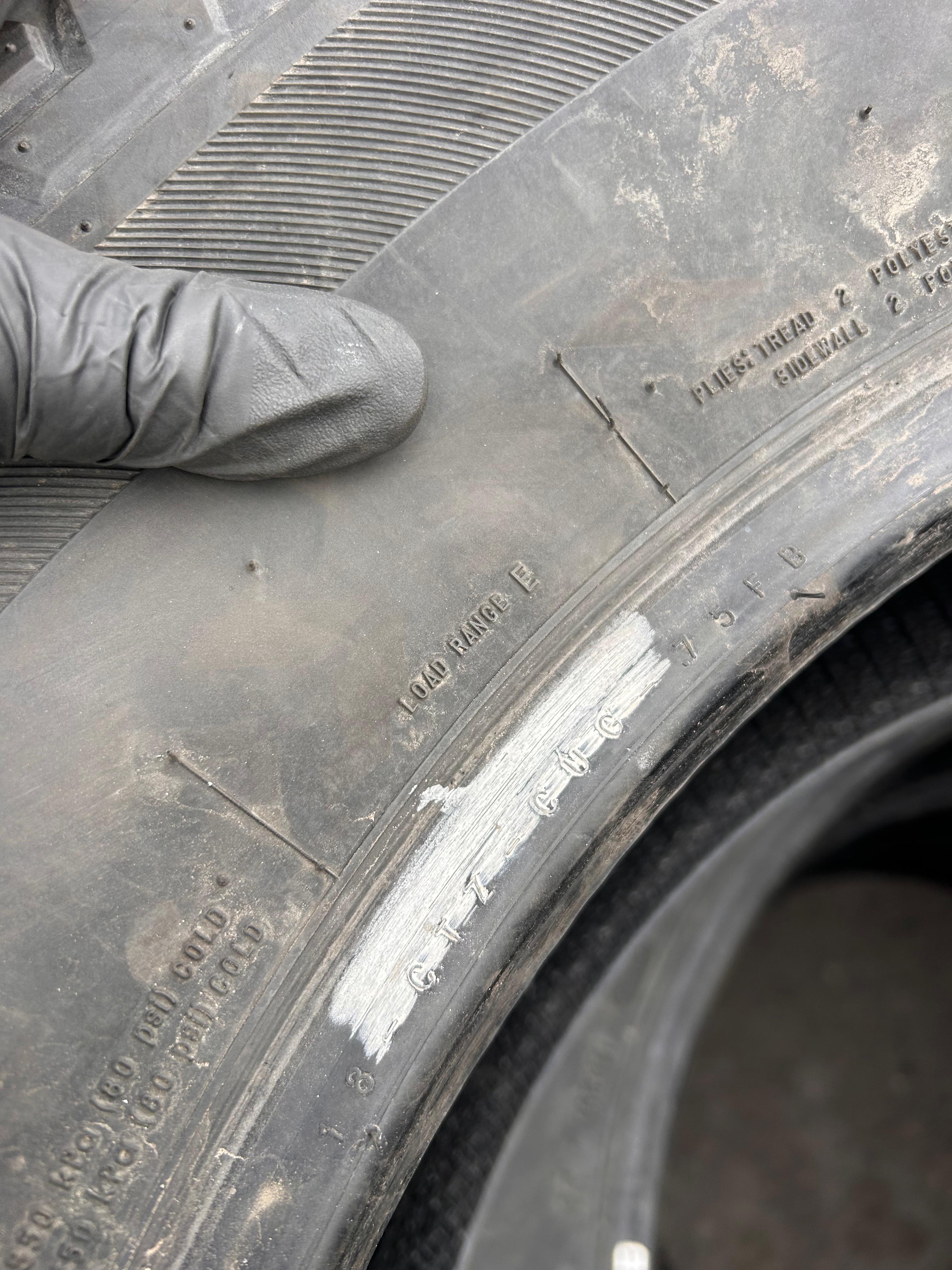 LT275/70R18 Set (4 Used Tires) Bridgestone Dueler A/T