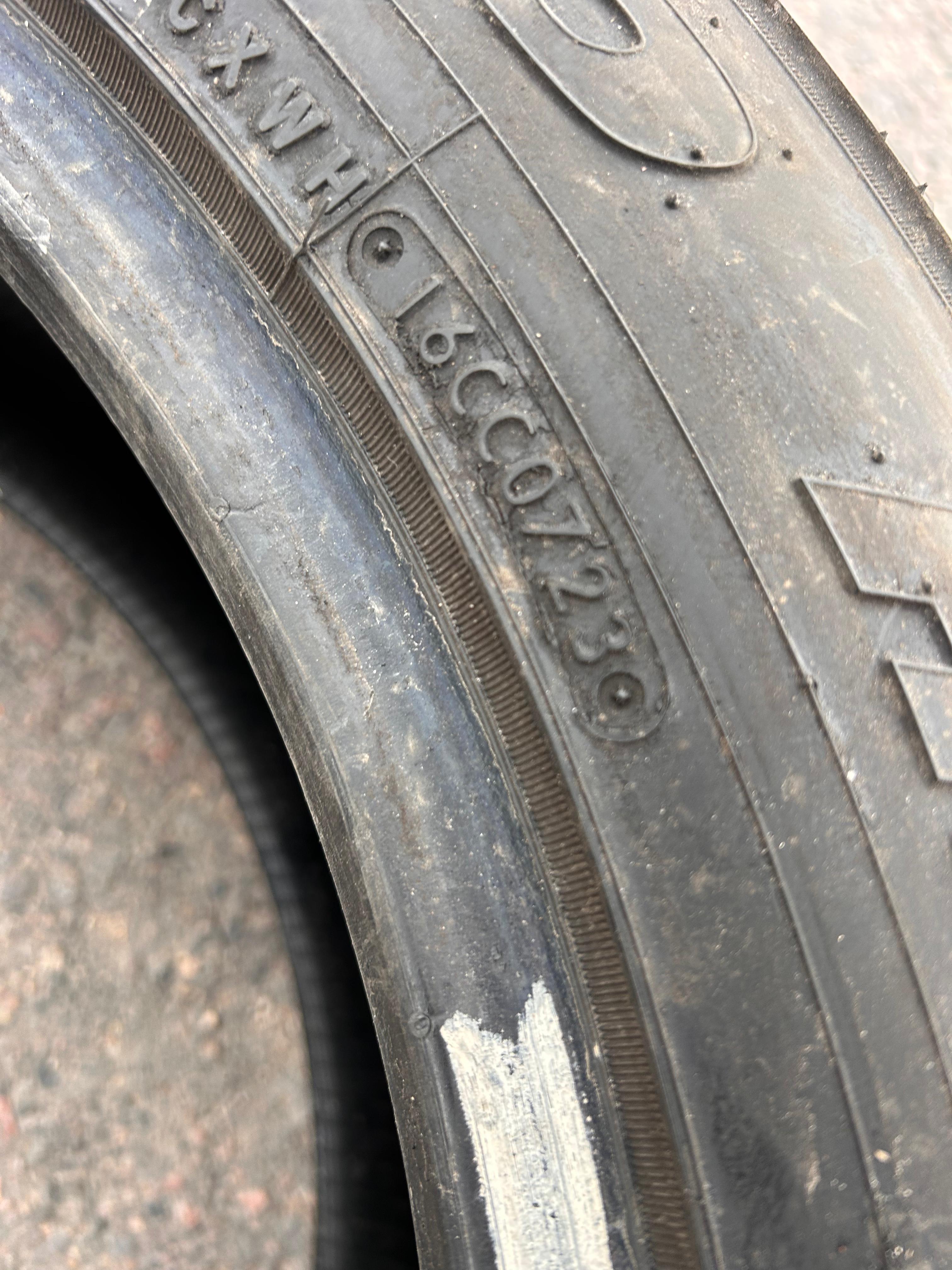 275/50R21 Pair (2 Used Tires) Toyo Open Country HT2