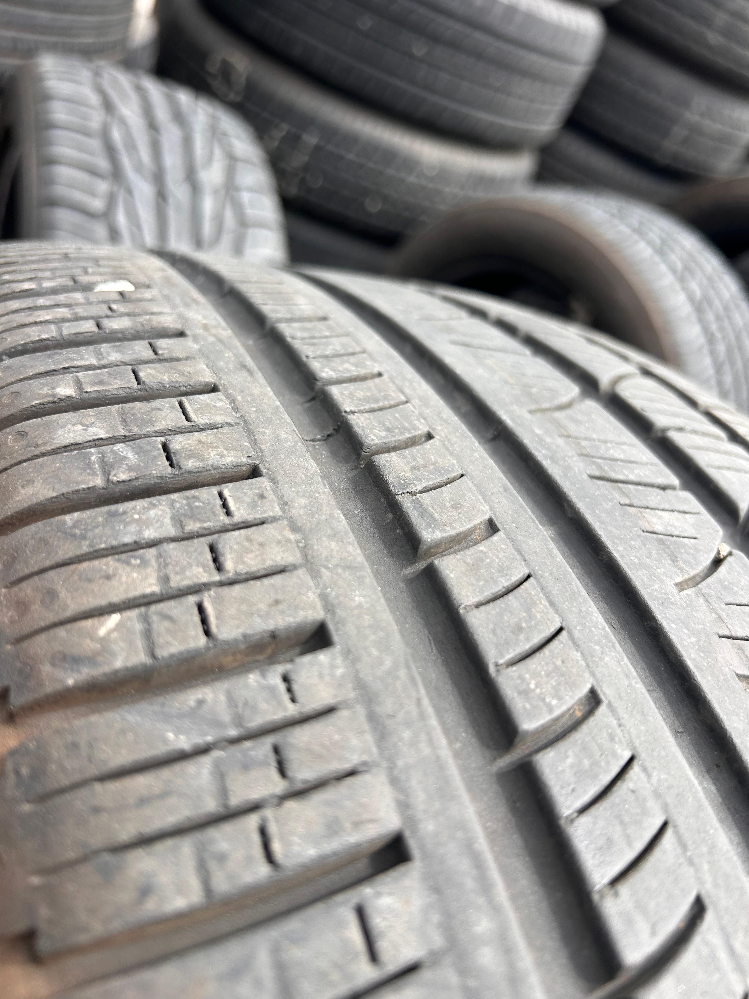 275/40R21 Pair (2 Used Tires) Pirelli Scorpian Verde