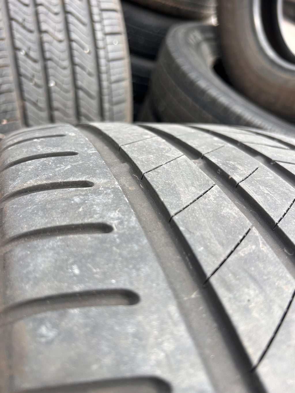275/40R20 Pair (2 Used Tires) Bridgestone Alenza 001