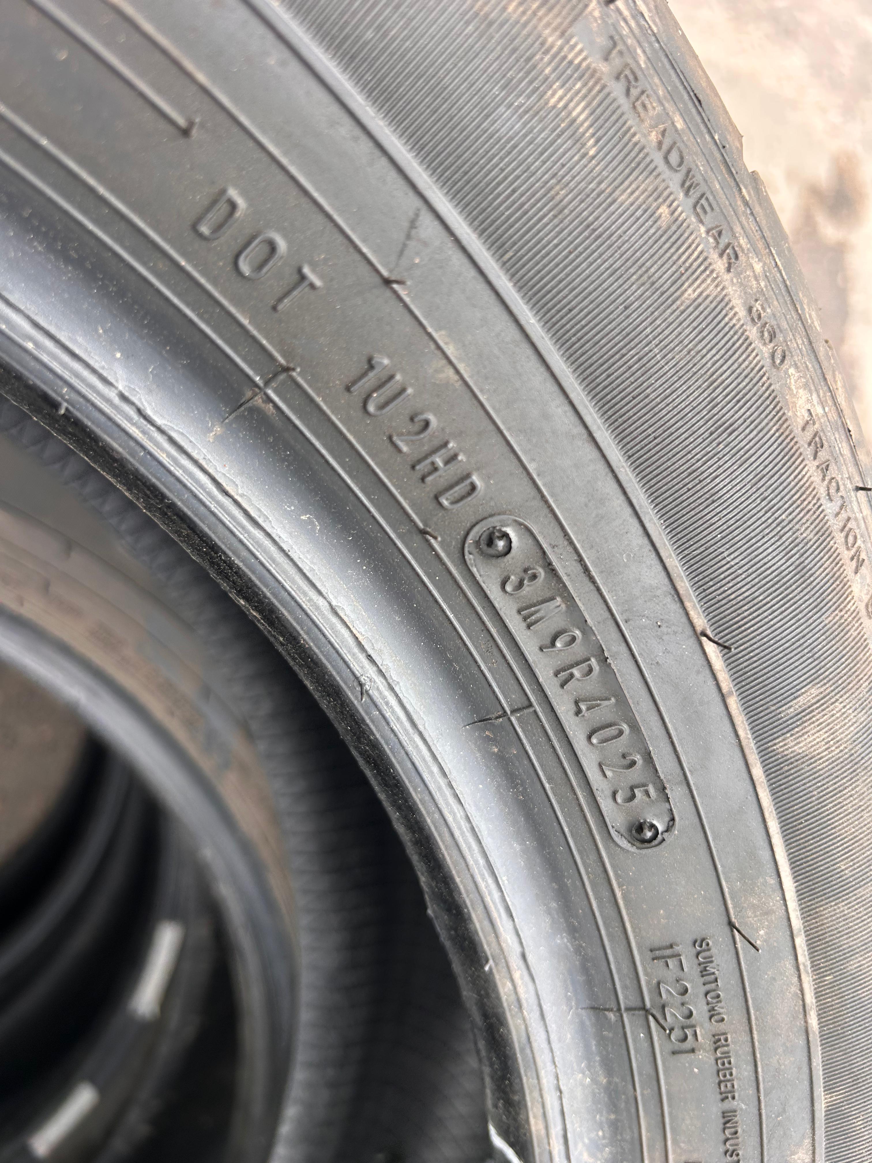 225/60R18 Set (4 Used Tires) Dunlop Grandtrek PT20