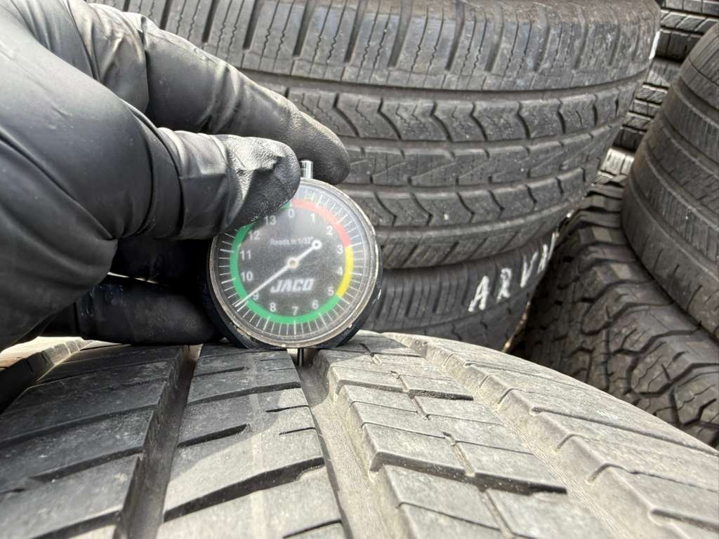 235/60R17  Pair (2 Used Tires) Yokohama Avid Ascend GT