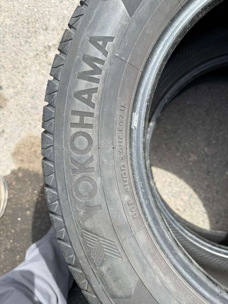 235/60R17  Pair (2 Used Tires) Yokohama Avid Ascend GT