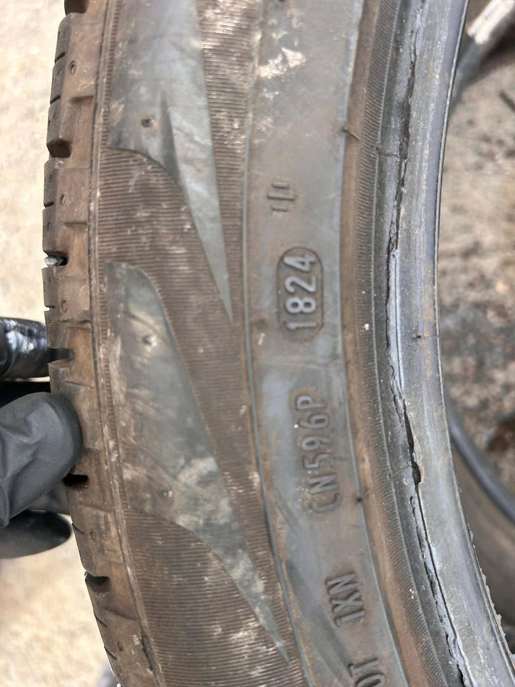 275/40R21 Pair (2 Used Tires) Pirelli Scorpian Verde