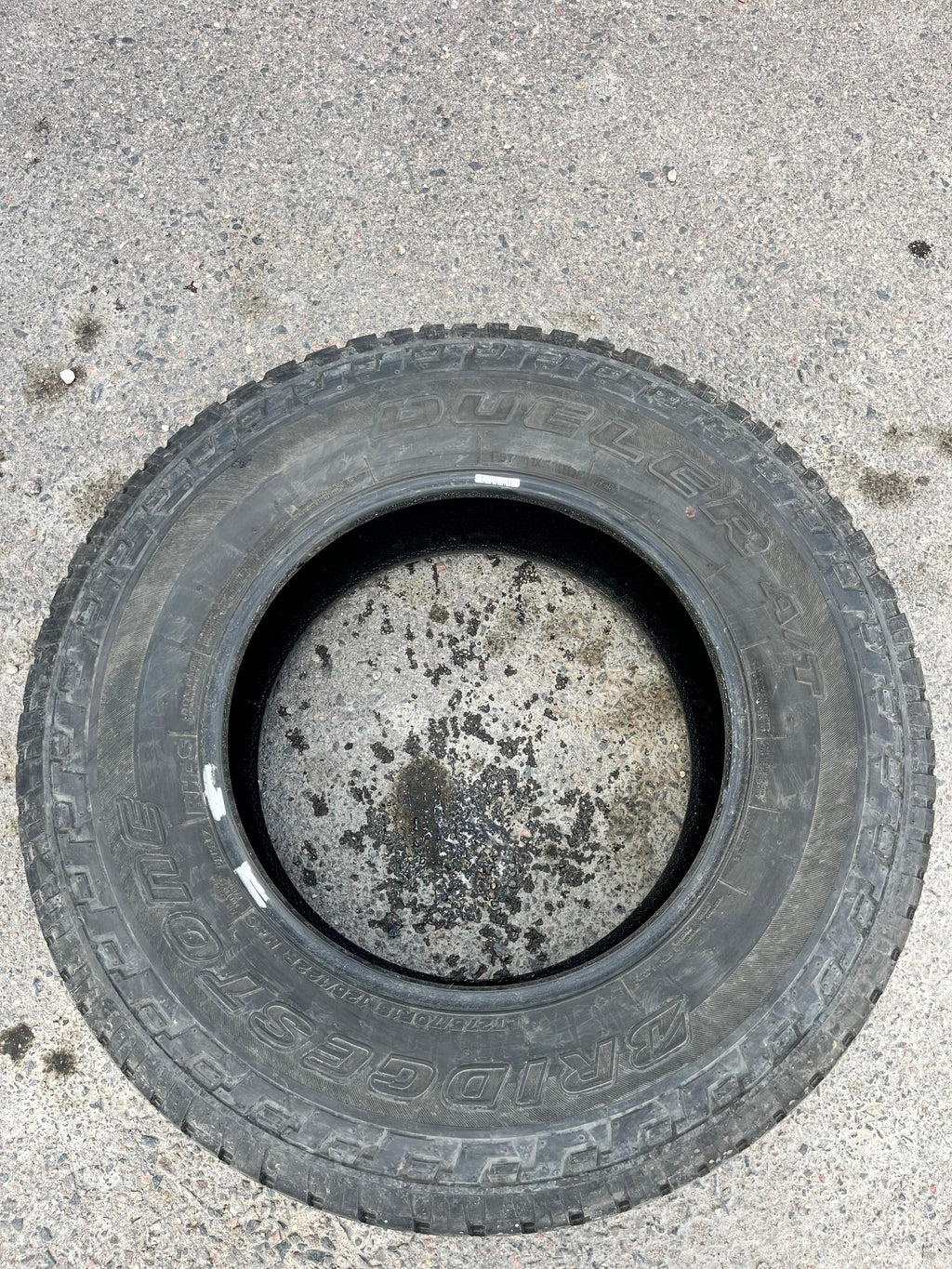 LT275/70ZR18 Single (1 Used Tires) Bridgestone Dueler