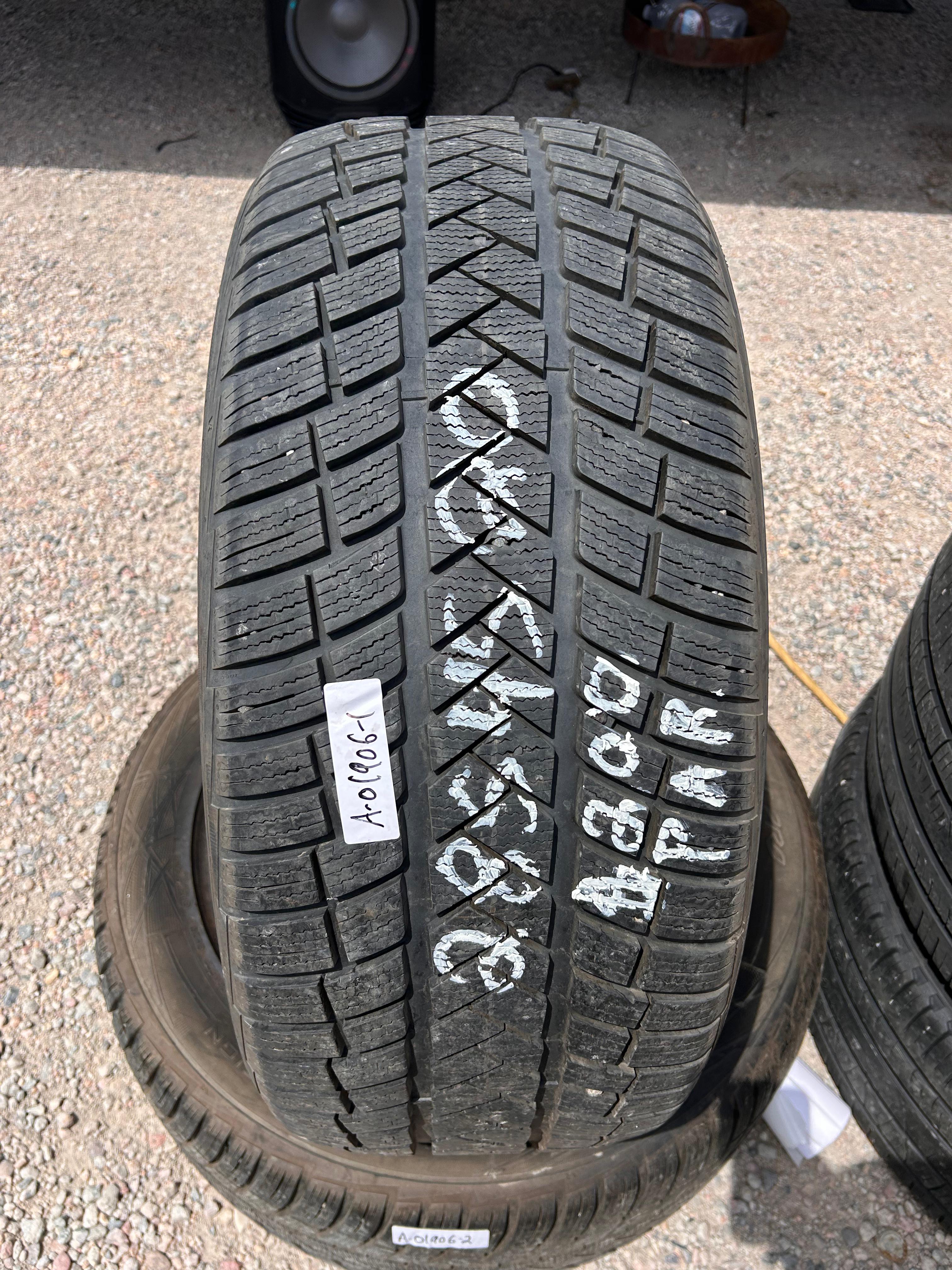 285/45R20 Pair (2 Like New Tires) Vredestein Wintrac Pro