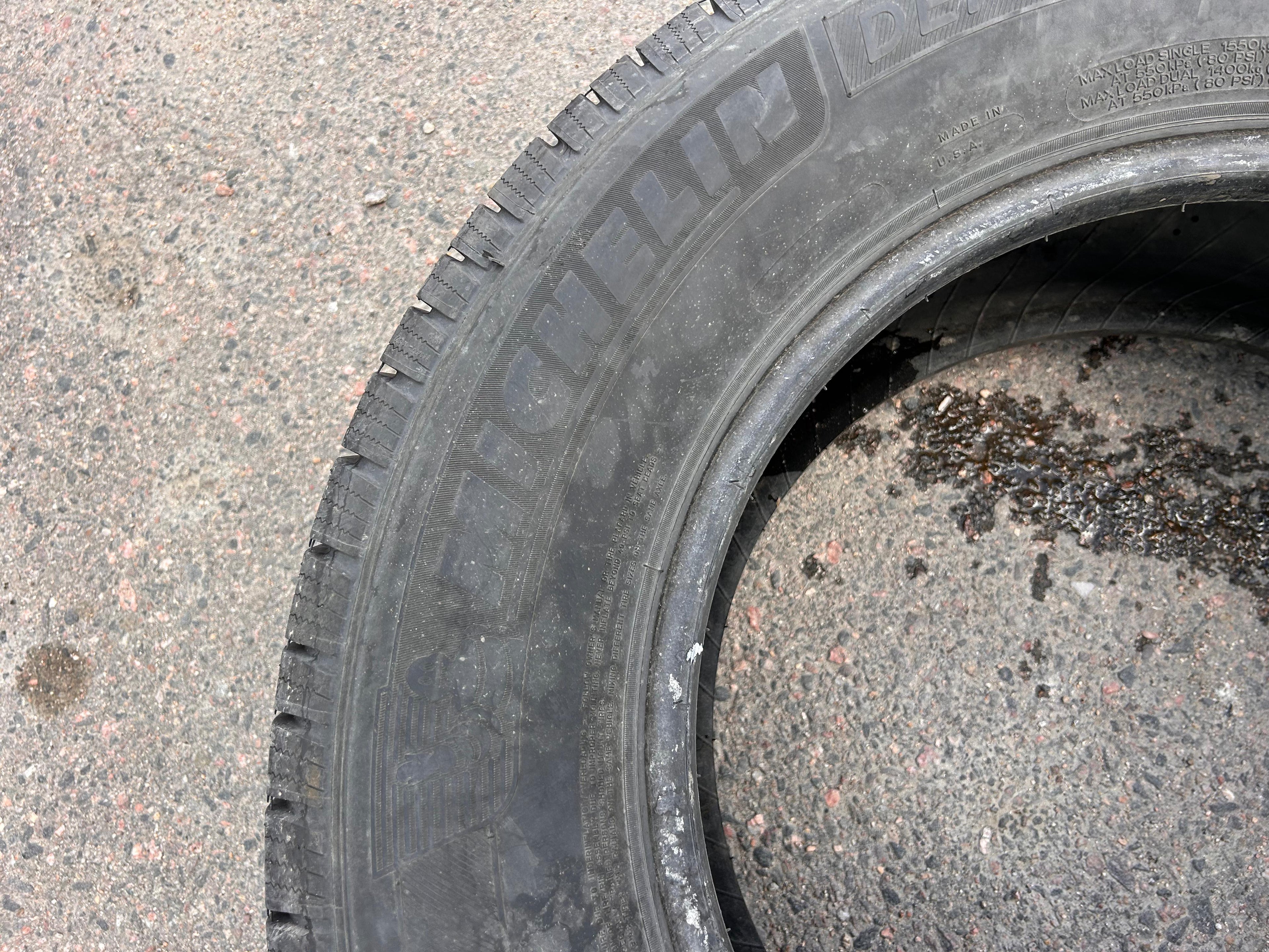 LT275/65R18 Single (1 Used Tire) Michelin Defender LTX M/S