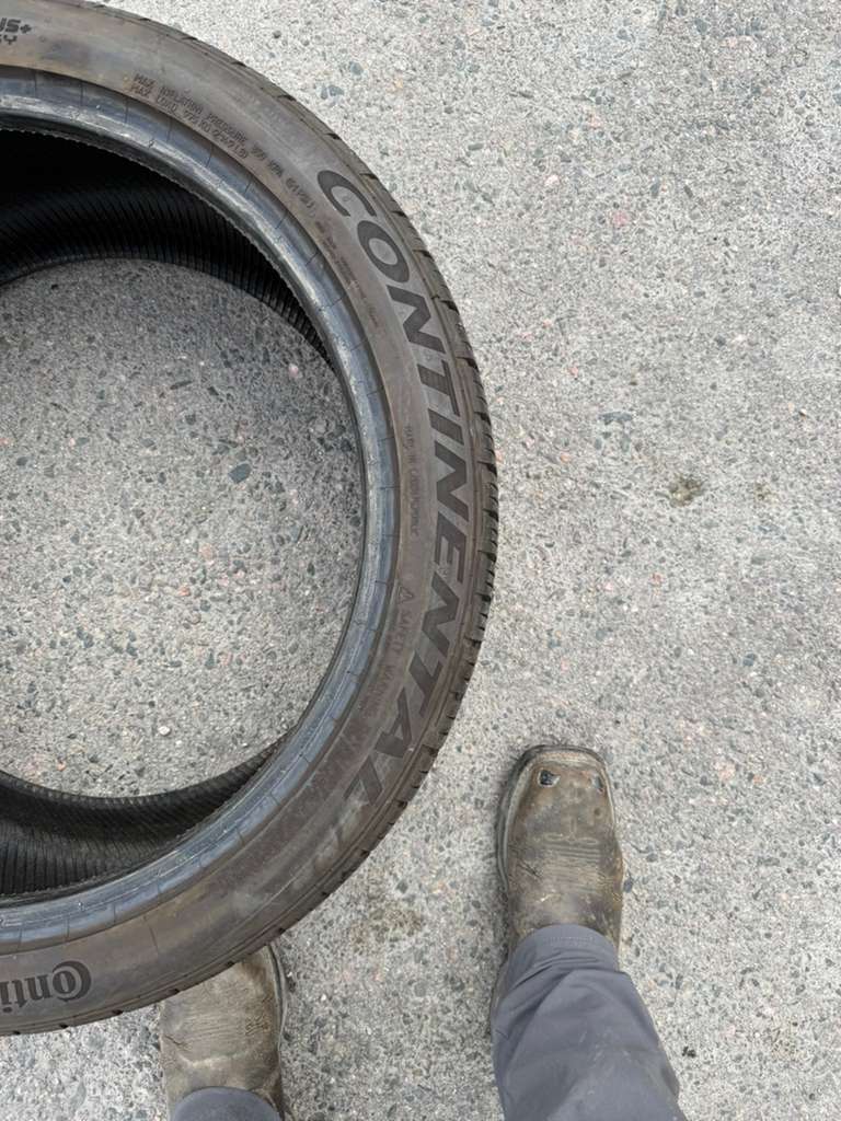 295/35R21 Single (1 Used Tires) Continental Control Contact Sport SRS+