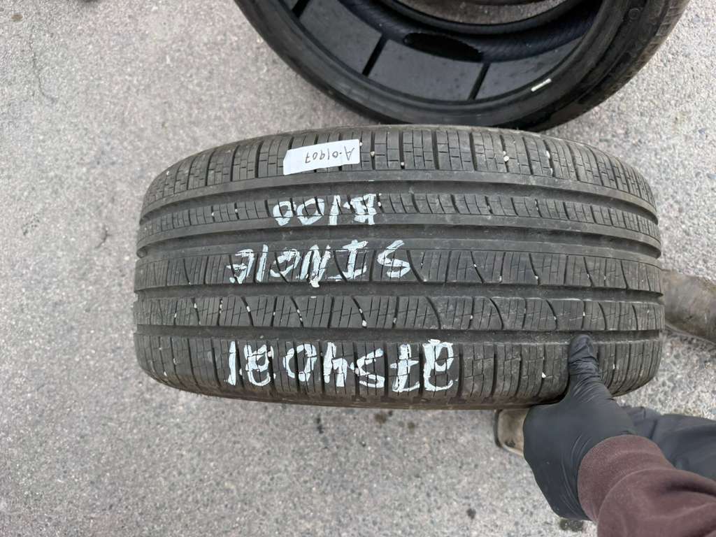 275/40R21 Single (1 Used Tires) Pirelli Scorpian Verde