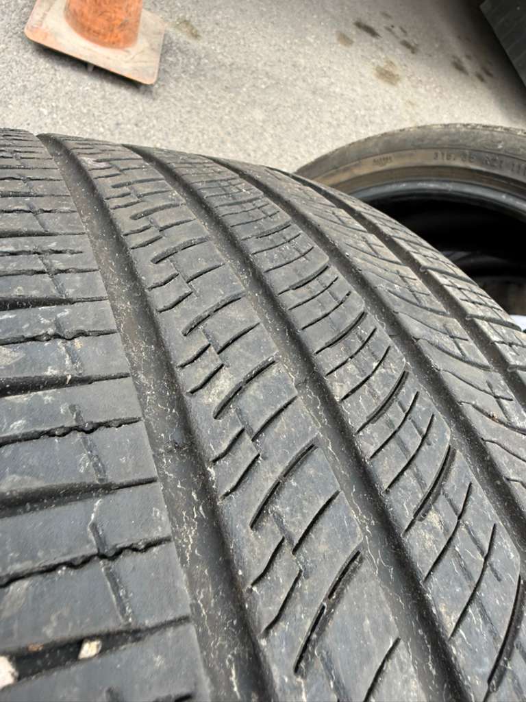 285/40R23 Single (1 Used Tire) Pirelli Scorpian MS